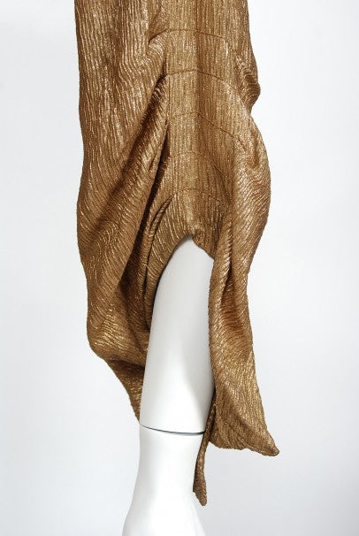 1930&#39;s Debenham &amp; Freebody Metallic Gold Lamé Winged Sleeve Gown