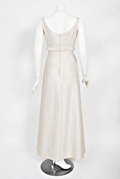 1960&#39;s Aurore Paris Couture Ivory Silk Nipped-Waist Bow Bridal Gown
