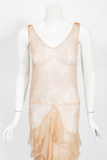 1930&#39;s Pale Pink Sheer Lace &amp; Tiered Silk Chiffon Bias Cut Deco Gown