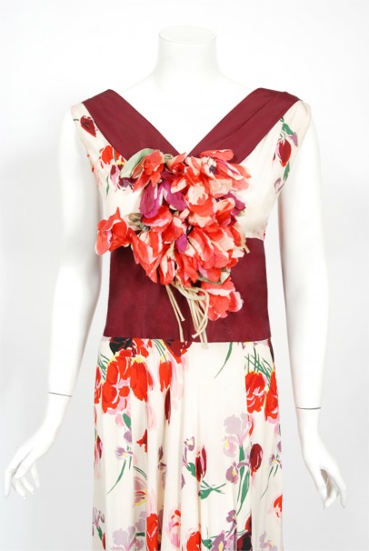 1930&#39;s Floral Garden Red Maroon Print Silk Bouquet Appliqué Couture Gown