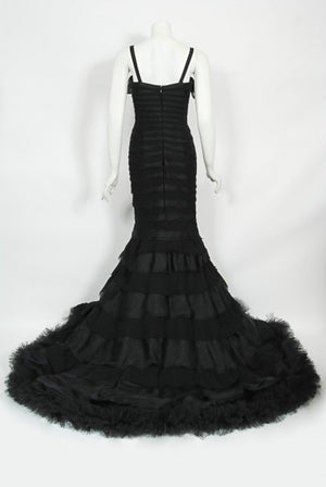 2011 Oscar de la Renta Runway Black Ruched Silk Hourglass Trained Mermaid Gown