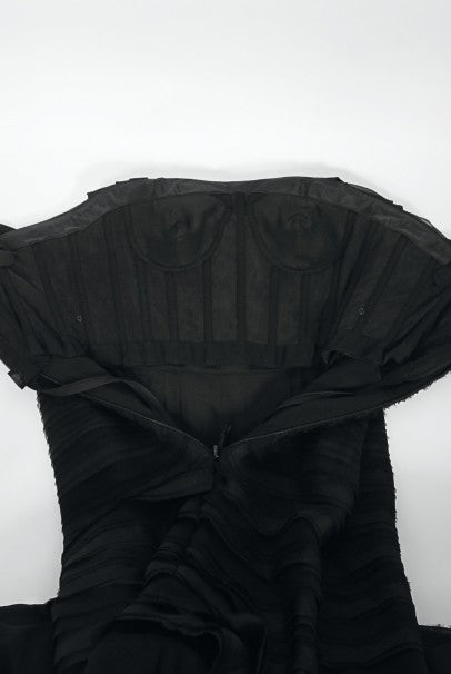 2011 Oscar de la Renta Runway Black Ruched Silk Hourglass Trained Mermaid Gown