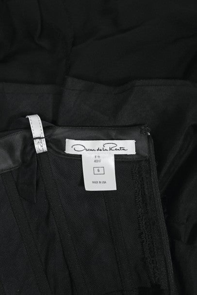 2011 Oscar de la Renta Runway Black Ruched Silk Hourglass Trained Mermaid Gown