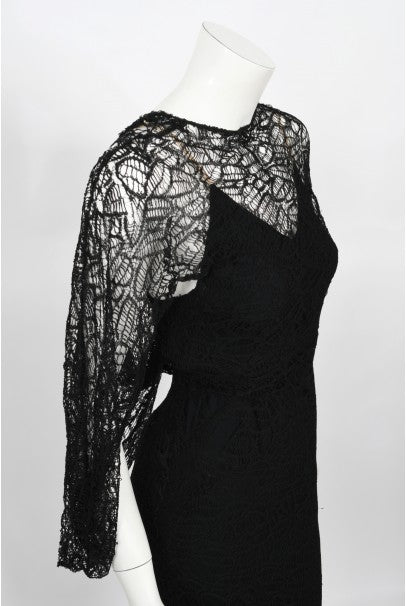 1930&#39;s Molyneux Haute Couture Black Lace Winged Sleeve Bias-Cut Gown