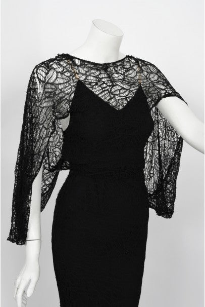 1930&#39;s Molyneux Haute Couture Black Lace Winged Sleeve Bias-Cut Gown